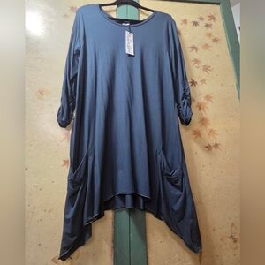 NWT Flutter & Squeak Handkerchief Hem Tunic w/ Ruched 3/4 Sleeves - Slate Blue